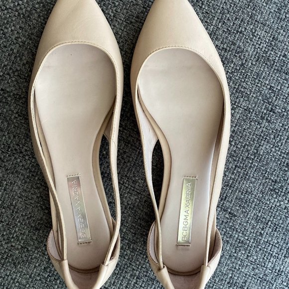 BCBG MAXAZRIA Light Tan Heeled Flat - Picture 3 of 7